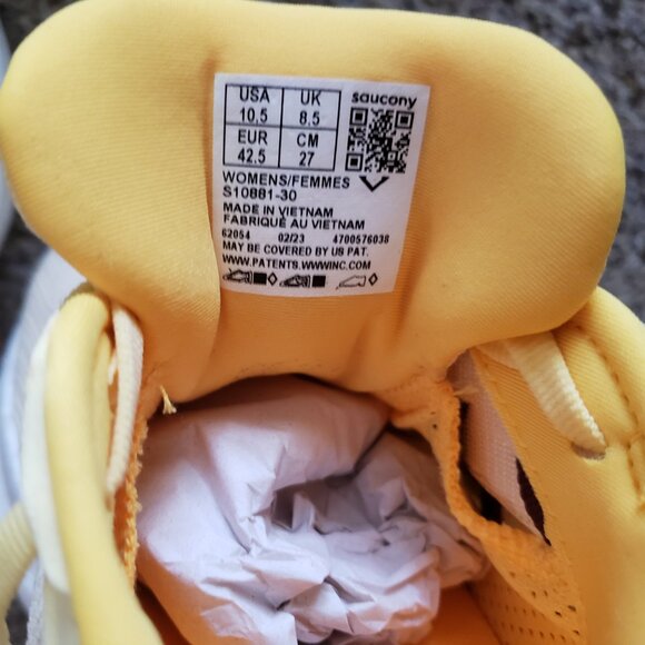 Saucony Triumph 21 shoes, NWT, size 10.5, Glow/Sundown - Picture 2 of 8